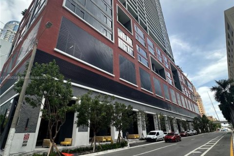 Condo in Miami, Florida, 1 bedroom  № 1938799 - photo 29