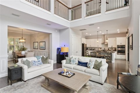 House in Tampa, Florida 6 bedrooms, 336.31 sq.m. № 2404759 - photo 8