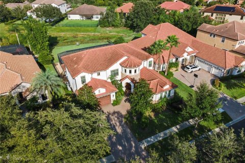 House in Tampa, Florida 6 bedrooms, 336.31 sq.m. № 2404759 - photo 4