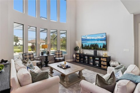 House in Tampa, Florida 6 bedrooms, 336.31 sq.m. № 2404759 - photo 10