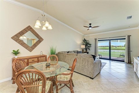 Condominio en venta en Lakewood Ranch, Florida, 2 dormitorios, 123.47 m2 № 2091897 - foto 8
