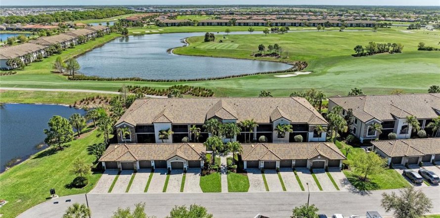 Condominio en Lakewood Ranch, Florida, 2 dormitorios № 2091897