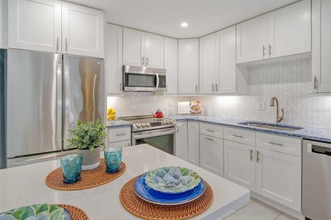 Купить кондоминиум в Сарасота, Флорида 10 комнат, 108.05м2, № 2142222 - фото 15