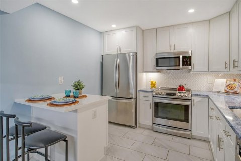 Купить кондоминиум в Сарасота, Флорида 10 комнат, 108.05м2, № 2142222 - фото 14