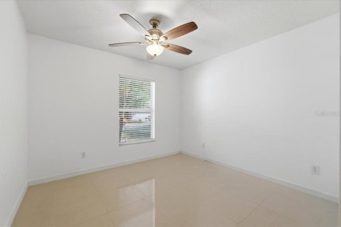 House in Orlando, Florida 3 bedrooms, 157.66 sq.m. № 2210550 - photo 20