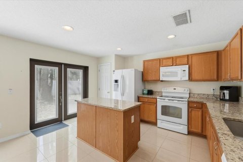 House in Orlando, Florida 3 bedrooms, 157.66 sq.m. № 2210550 - photo 8