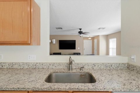 House in Orlando, Florida 3 bedrooms, 157.66 sq.m. № 2210550 - photo 7