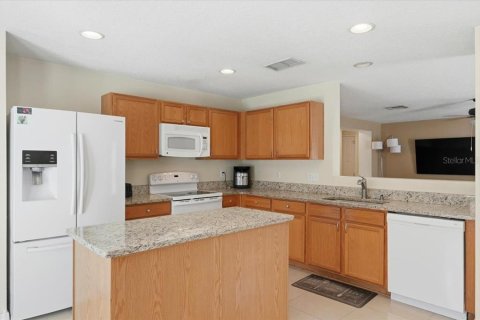 House in Orlando, Florida 3 bedrooms, 157.66 sq.m. № 2210550 - photo 5
