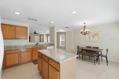 House in Orlando, Florida 3 bedrooms, 157.66 sq.m. № 2210550 - photo 9