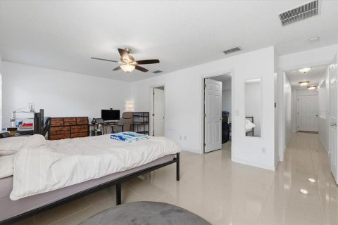 House in Orlando, Florida 3 bedrooms, 157.66 sq.m. № 2210550 - photo 13