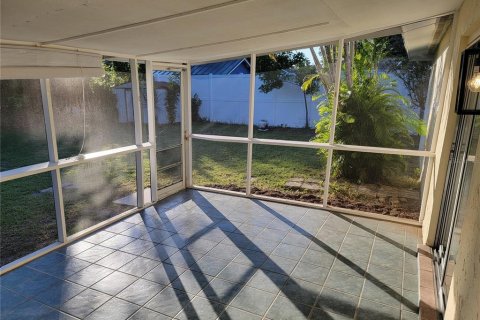 Villa ou maison à vendre à Sarasota, Floride: 3 chambres, 116.59 m2 № 2430695 - photo 29