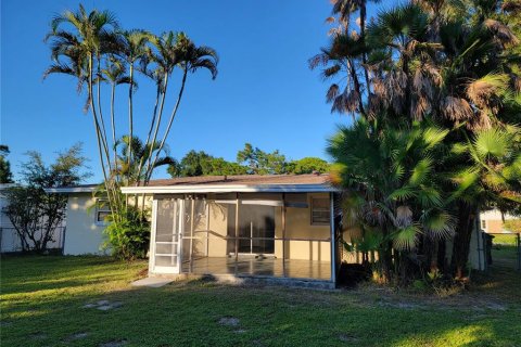 Villa ou maison à vendre à Sarasota, Floride: 3 chambres, 116.59 m2 № 2430695 - photo 6