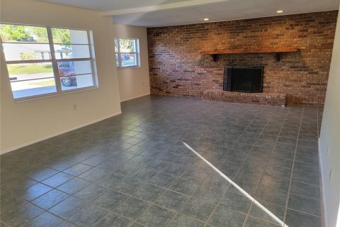 Villa ou maison à vendre à Sarasota, Floride: 3 chambres, 116.59 m2 № 2430695 - photo 10