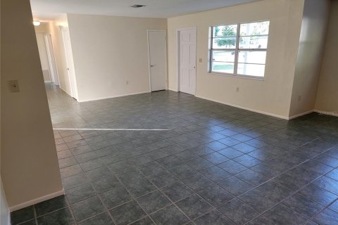 Villa ou maison à vendre à Sarasota, Floride: 3 chambres, 116.59 m2 № 2430695 - photo 13