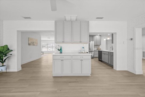 Купить виллу или дом в Тампа, Флорида 3 комнаты, 215.35м2, № 1835141 - фото 17