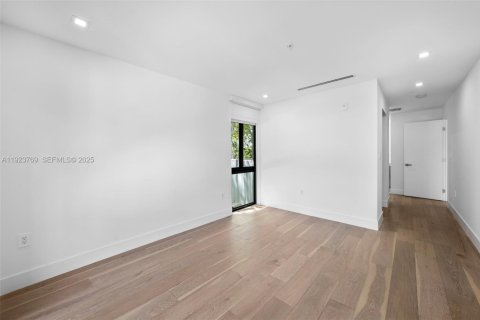 Condominio en venta en Key Biscayne, Florida, 4 dormitorios, 162.58 m2 № 2034151 - foto 18