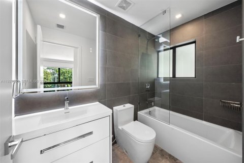 Condominio en venta en Key Biscayne, Florida, 4 dormitorios, 162.58 m2 № 2034151 - foto 24