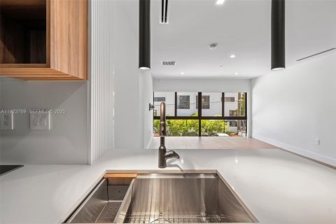 Condominio en venta en Key Biscayne, Florida, 4 dormitorios, 162.58 m2 № 2034151 - foto 26