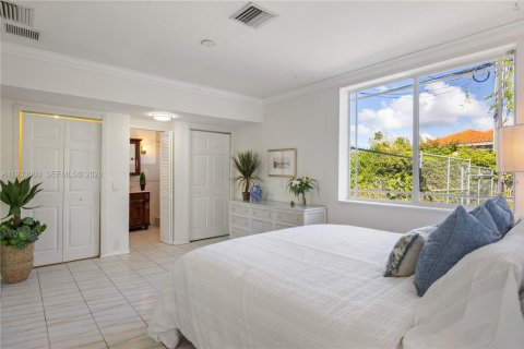 Casa en venta en Miami, Florida, 3 dormitorios, 221.57 m2 № 1999440 - foto 19