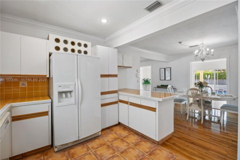 Casa en venta en Miami, Florida, 3 dormitorios, 221.57 m2 № 1999440 - foto 12
