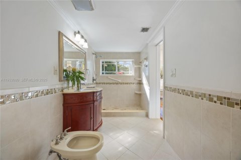 Casa en venta en Miami, Florida, 3 dormitorios, 221.57 m2 № 1999440 - foto 23