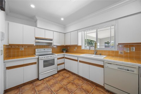 Casa en venta en Miami, Florida, 3 dormitorios, 221.57 m2 № 1999440 - foto 13