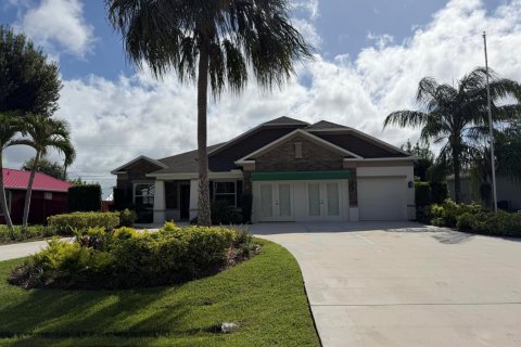 Casa en Port St. Lucie, Florida 4 dormitorios, 226.5 m2 № 2388011