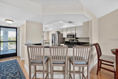 Copropriété à louer à Sarasota, Floride: 2 chambres, 111.11 m2 № 2431771 - photo 10