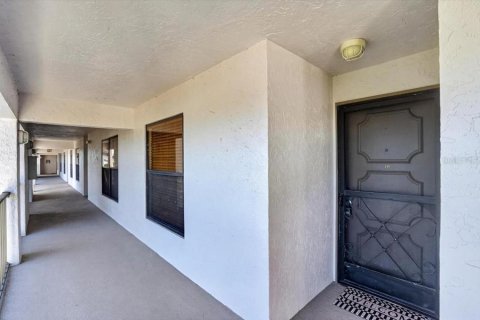 Copropriété à louer à Sarasota, Floride: 2 chambres, 111.11 m2 № 2431771 - photo 3