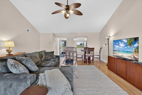 Copropriété à louer à Sarasota, Floride: 2 chambres, 111.11 m2 № 2431771 - photo 7