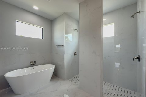 Villa ou maison à louer à Lehigh Acres, Floride: 3 chambres, 159.51 m2 № 2023940 - photo 20