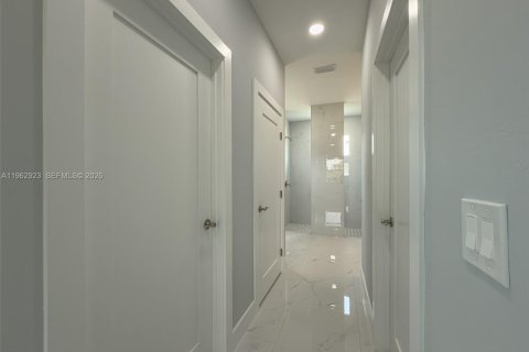 Villa ou maison à louer à Lehigh Acres, Floride: 3 chambres, 159.51 m2 № 2023940 - photo 17