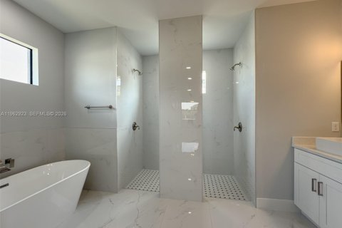 Villa ou maison à louer à Lehigh Acres, Floride: 3 chambres, 159.51 m2 № 2023940 - photo 18