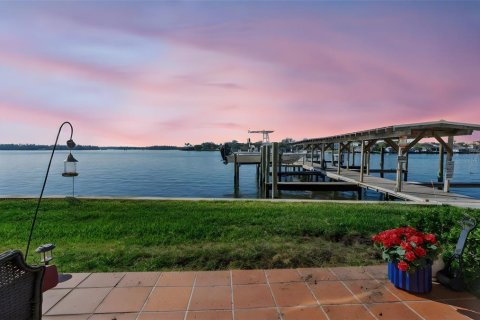 Condo in Crystal River, Florida, 2 bedrooms № 2229656