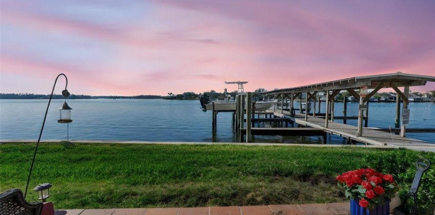Condo à Crystal River, Floride, 2 chambres № 2229656