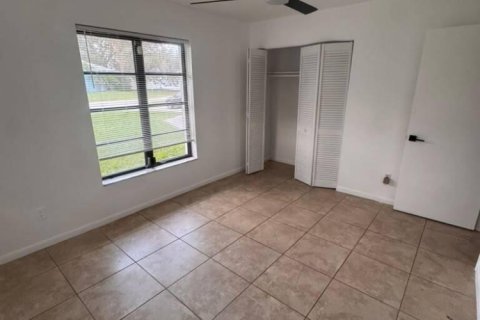 Villa ou maison à louer à Port St. Lucie, Floride: 3 chambres, 159.42 m2 № 2439281 - photo 17