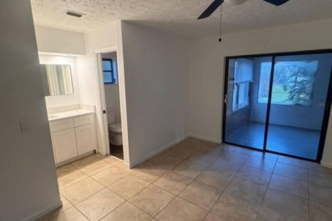 Villa ou maison à louer à Port St. Lucie, Floride: 3 chambres, 159.42 m2 № 2439281 - photo 12