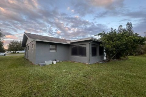 Villa ou maison à louer à Port St. Lucie, Floride: 3 chambres, 159.42 m2 № 2439281 - photo 9