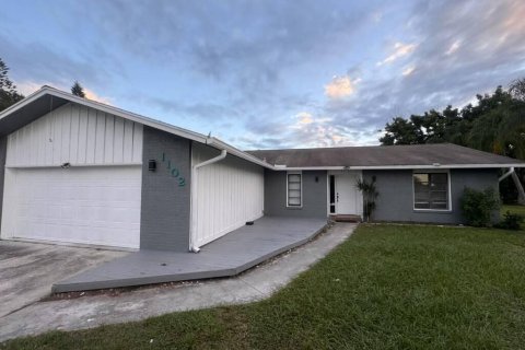 Villa ou maison à louer à Port St. Lucie, Floride: 3 chambres, 159.42 m2 № 2439281 - photo 2