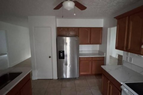 Villa ou maison à louer à Port St. Lucie, Floride: 3 chambres, 159.42 m2 № 2439281 - photo 15