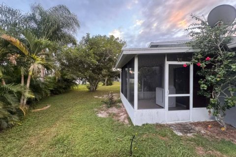 Villa ou maison à louer à Port St. Lucie, Floride: 3 chambres, 159.42 m2 № 2439281 - photo 7