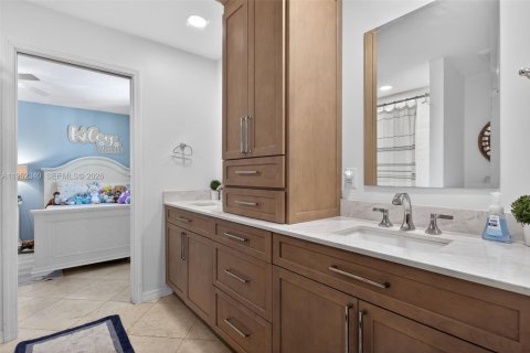 Купить виллу или дом в Форт-Лодердейл, Флорида 3 спальни, 224.73м2, № 2008904 - фото 12