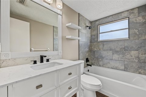 House in Lutz, Florida 3 bedrooms, 109.25 sq.m. № 2381072 - photo 27