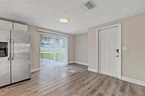House in Lutz, Florida 3 bedrooms, 109.25 sq.m. № 2381072 - photo 17