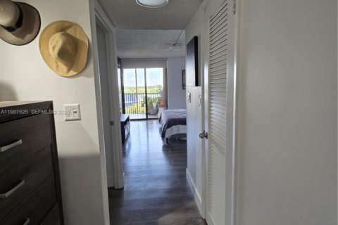 Купить кондоминиум в Майами, Флорида 2 спальни, 128.21м2, № 2048716 - фото 8