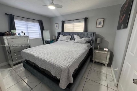 House in Miami Gardens, Florida 3 bedrooms, 98.29 sq.m. № 1850902 - photo 20