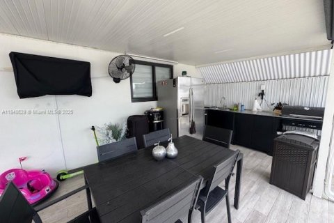 House in Miami Gardens, Florida 3 bedrooms, 98.29 sq.m. № 1850902 - photo 29
