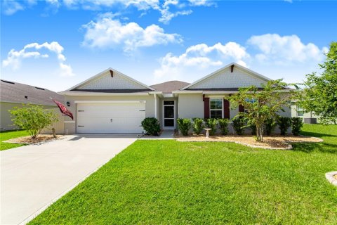 Casa en Auburndale, Florida 4 dormitorios, 219.25 m2 № 2344603