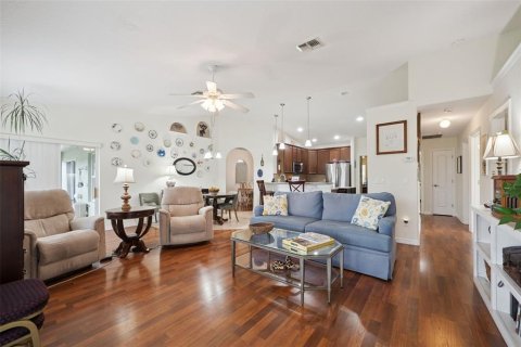 Villa ou maison à vendre à Mount Dora, Floride: 4 chambres, 199.46 m2 № 2218810 - photo 3