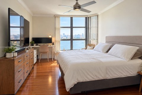 Condo in Aventura, Florida, 2 bedrooms № 2428437 - photo 6